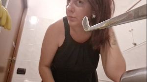 Heartfelt Laughter: Nicoletta’s Compilation of Awkward Moments in Public Restrooms