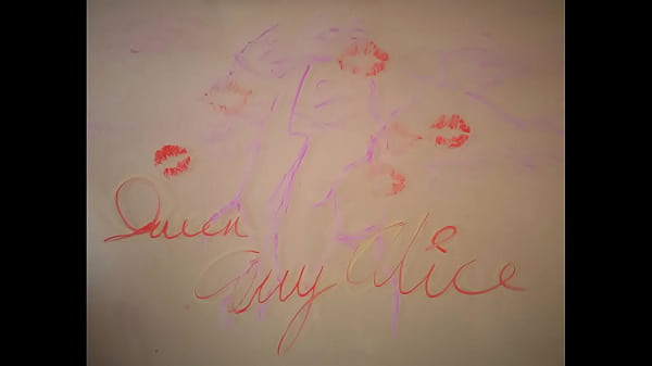 BOUNCY ASS SLUT FUCKS DILDO