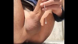 Masturbación al aire libre arriesgando a qué mi nuevas vecinas me vean