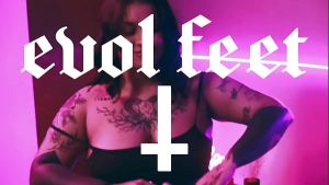 These 3 Girls Playing With Feet Will Be The Most Beautiful Thing You Will See Today