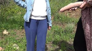 American tourist is Saudi Arabia is SHOCKED !!! Sextoy dealer offers her a second hand dildo to gape her pussy??!!!