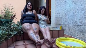 Skinny woman and BBW milf exchanging skills
