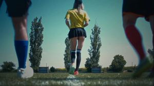 10 FOOTBALLERS vs. 1 FIT MILF: PUBLIC OUTDOOR GANGBANG