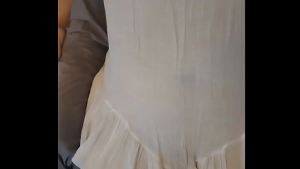 Mamãe provando roupa transparente para ir na praia sem biquini, oque vocês acham?