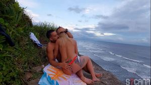 TRANSEI COM UMA LOIRA GOSTOSA QUE CONHECI NA PRAIA