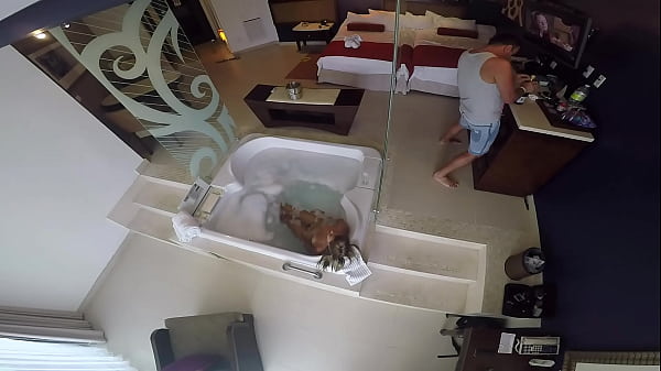 CRAZY COUPLE FUCKING AND PISSING IN THE HOTEL ROOM