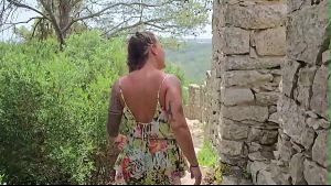 Transando em um Castelo ponto Turístico da Europa Damiana Flowers, Sextrip pela Europa EP3