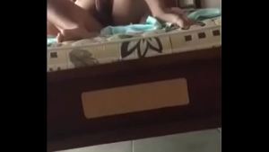 Me cogo a flaquita rica.