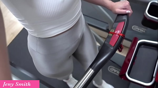 Jeny Smith was caught naked in the pool of a fitness gym!