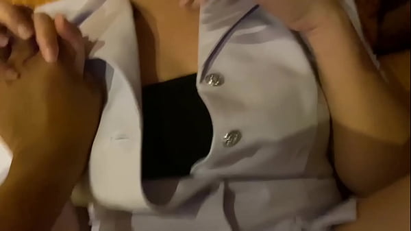 เย็ดกับเพื่อนแตกคาชุดพยาบาล เสียวจัดครางดังมาก