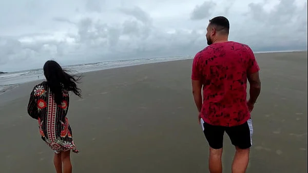 Aventura na Praia: Lukas enfiou o Pau na Buceta da Safada Magrinha Até o Fim!