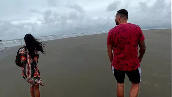Aventura na Praia: Lukas enfiou o Pau na Buceta da Safada Magrinha Até o Fim!