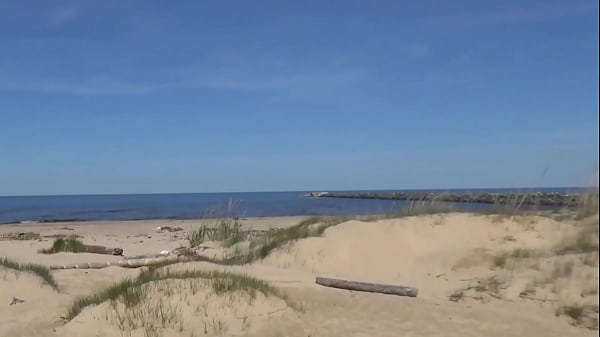 Mature juicy female cums loudly on beach from hard fucking