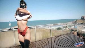 Amazing Body Teen Getting Fresh out on the Beach! Round Ass, Cameltoe, Big Tits! Blowjob!