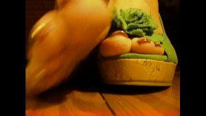 Annie Body’s sexy foot close up worship video for you to shrimp, sniff and pay tribute to daily!  Redhead pornstar shoves her manicured feet in your face for a nice encounter with her perfect toes, heels and arches!