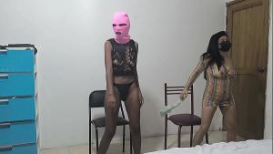 Female colleagues gather in an apartment to perform pornographic and sensual dances because they are going to upload them to XVIDEOS.COM