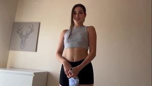 VIDEO COMPLETO EN ESPANOL, Asistenta es convencida para tener sexo por dinero , ella lo disfruta mas que su jefe y termina teniendo un gran orgasmo