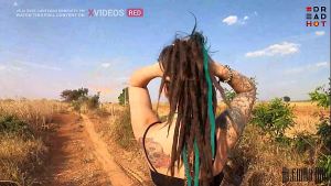 Ela fez eu parar no meio da estrada para eu gozar na boquinha dela, Dread hot fazendo sexo em público