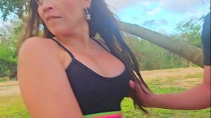 Eu estava correndo pelo parque e um estranho me levou para casa em troca de sexo no carro