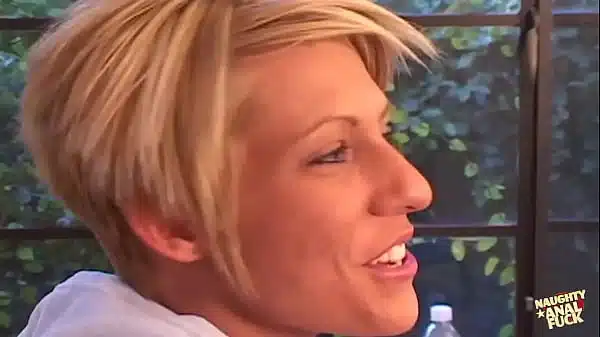 Hot blonde Amber shows off her deepthroating skills and takes it in the ass.