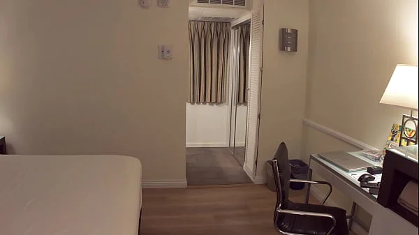 Watch this perfect body hottie’s pussy PISSING closeup