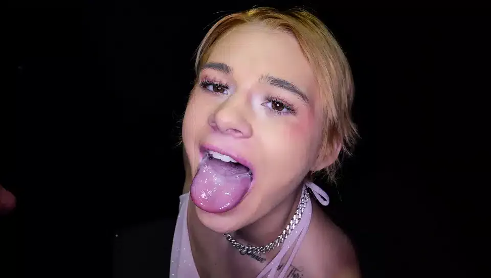 Chloe Knox’s First Gloryhole