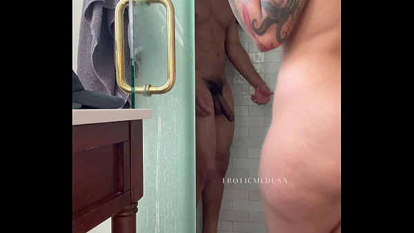 Shower sex with Ricky Johnson and Beca Barbie