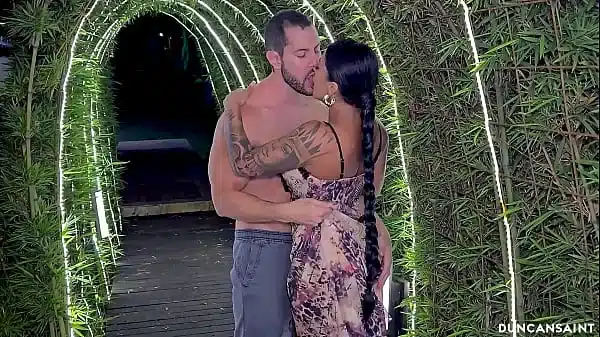 Ass eating whore hooks up on the rooftop with random guy