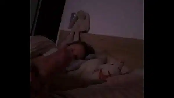 CrazyNaturalMom – Silence!!! She fell asleep after fucking, but I still wanted to. Handjob by a sleeping MILF . Amateur Real homemade