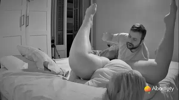 el marido de mi amiga me folla toda como una putica queefing y ella nos ve desde la camara escondida aficionado real sex orgasmo amateur