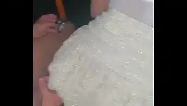 Esposa se transforma em puta e fode dois machos na frente do marido