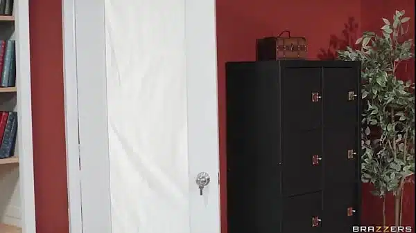 Hacking Your Cock – Kiki Daniels / Brazzers  / stream full from www.zzfull.com/yourcock