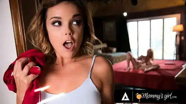 MOMMYSGIRL Busty Voyeur Alexis Fawx Makes Stepdaughter Dillion Harper Squirt And Swallows All