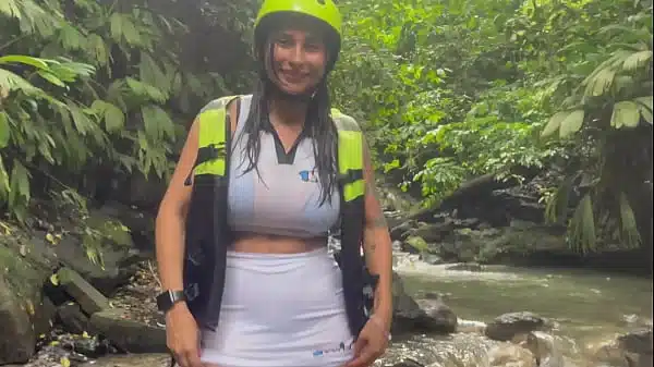 sexo con una chica que encuentro en un paseo al rio