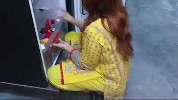 Stepmom Giving Handjob and hug cumshot