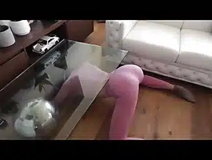 Stepsister gets stuck everywhere7Wkaz