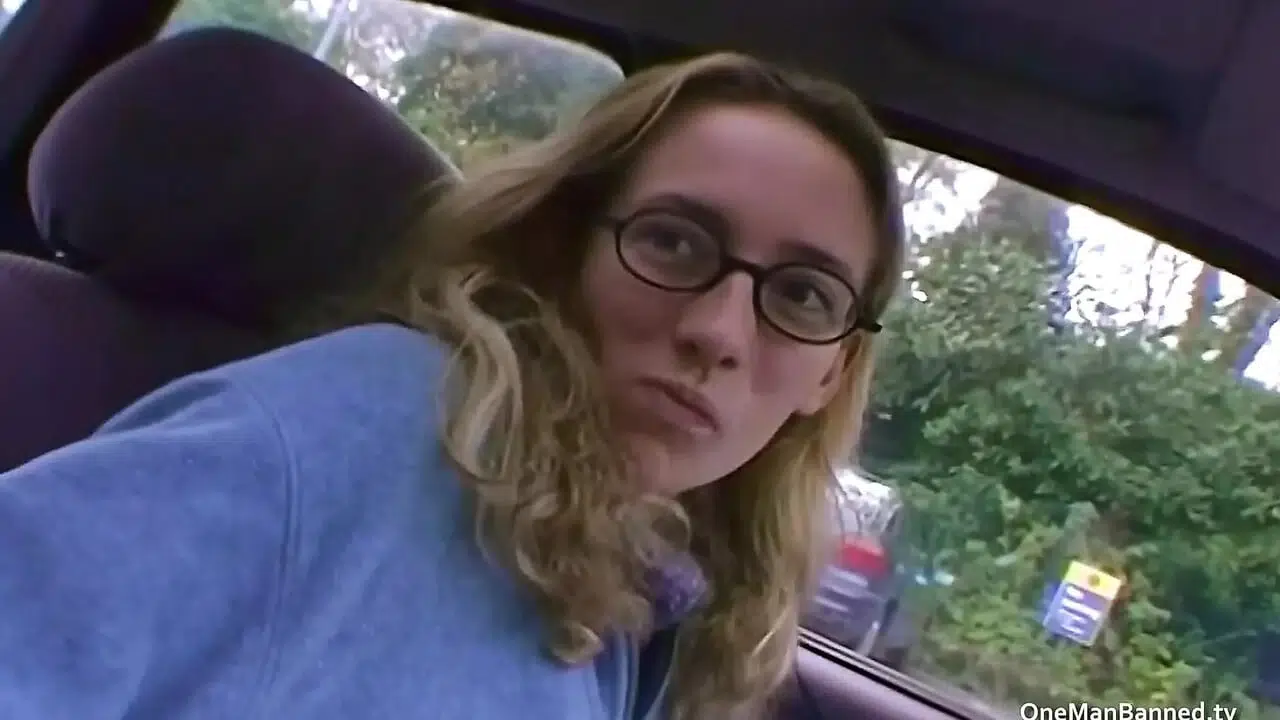 Ass fucking a real nerdy amateur