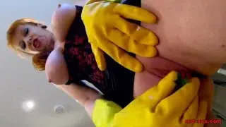 Big tit mature Red XXX gets distracted while cleaning