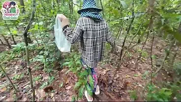 สาวไทย โชว์หีกลางป่า