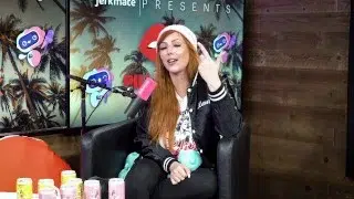 LAUREN PHILLIPS TEACHES AMOURANTH HOW TO DO TRIPLE PENETRATION