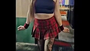 Sabrosa Morra Universitaria 19 Añitos Bailando Sexy y Sensual Frente a la Entrada de un antro!! Ese Rico Culo Rebotando me antoja meterselo!!