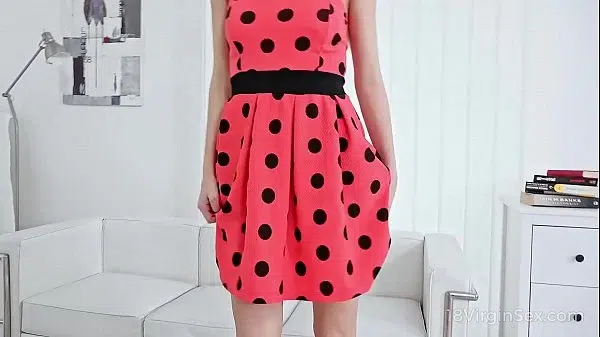 18 Virgin Sex – Sweet cutie makes her first blowjob to get fame