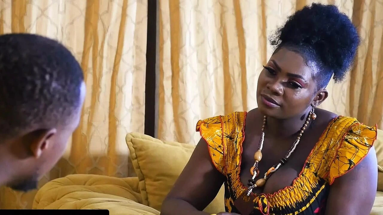 A threesome to save the couple