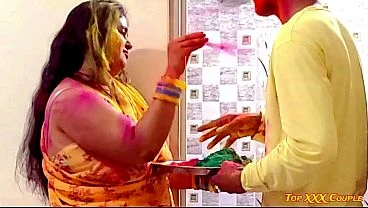 होली पर देसी भाभी नें देवर के साथ की रंगीन मस्ती।