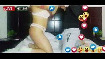 Elchicodelpeinadofollador – mi hermanastra quiso transmitir en vivo como hacíamos cosas puercas para su live termino mojada