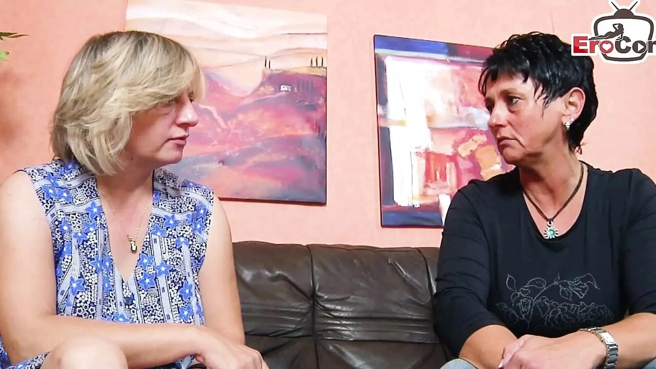 German neighboor Moms make real Housewife threesome FFM