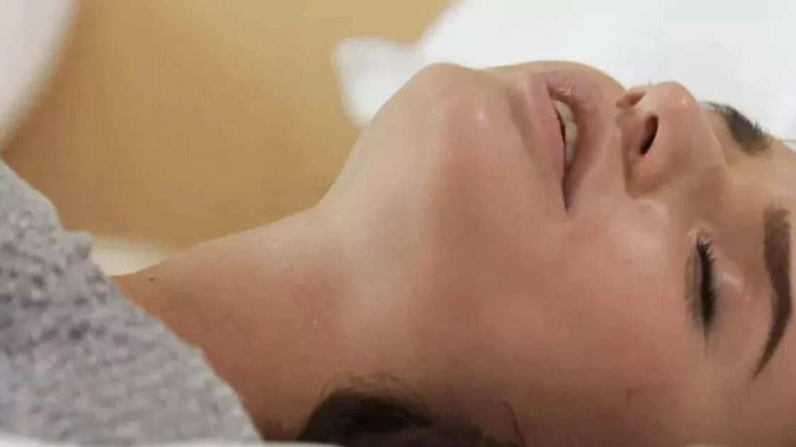 Her First Lesbian Love – Alice Klay and Lana Roy