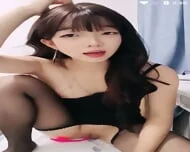 Hey Wearing A Vibrator Bar! Zhang ZiyiThe Hairless White Tiger Dens, The Big Black Cow Masturbates Part 4