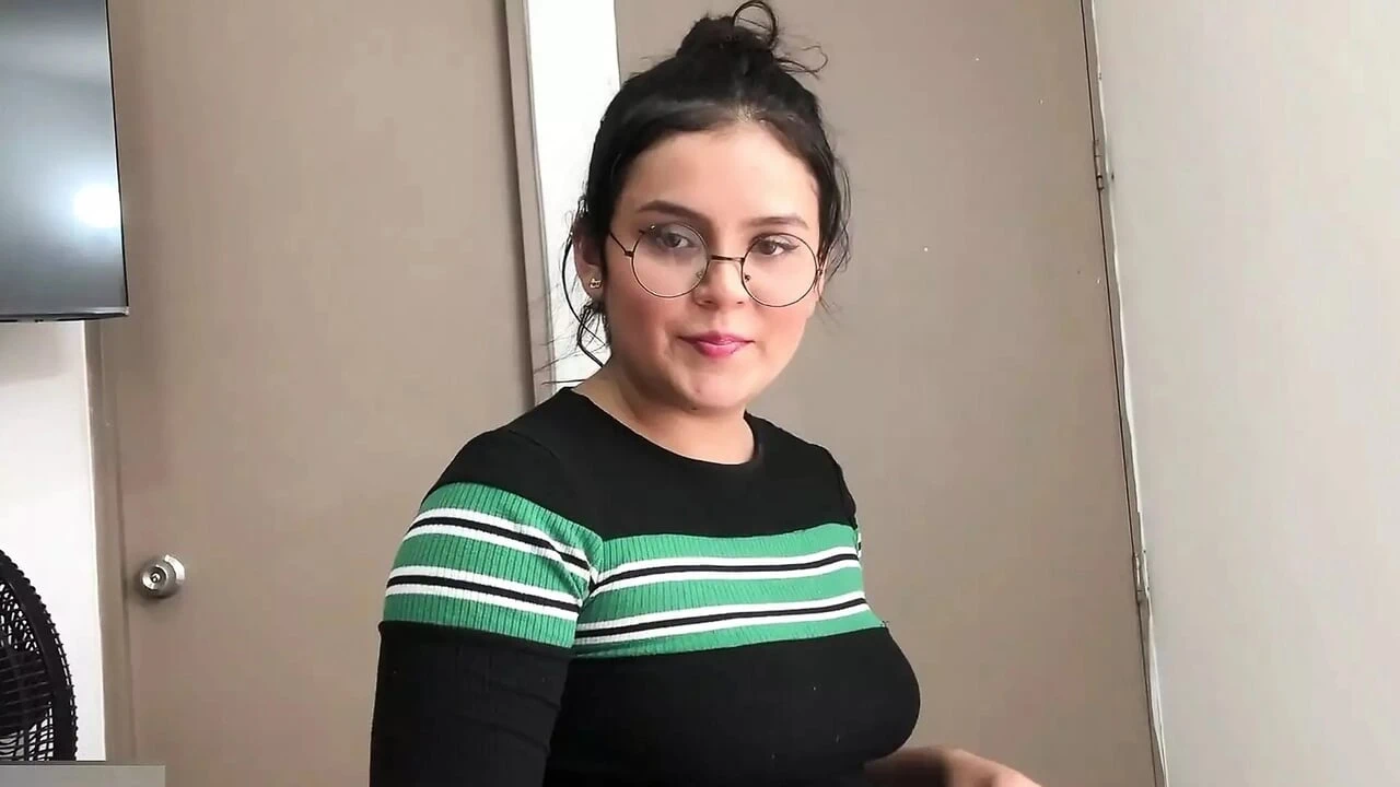 How delicious it is to fuck this beautiful whore in my apartment – Porn in Spanish