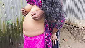 I See My Stepsister Going To The Bathroom To Urine